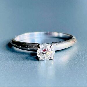 14K White Gold Natural Diamond Round Cut Solitaire Ring Elegant